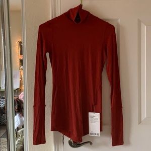 BNWT lululemon turtleneck